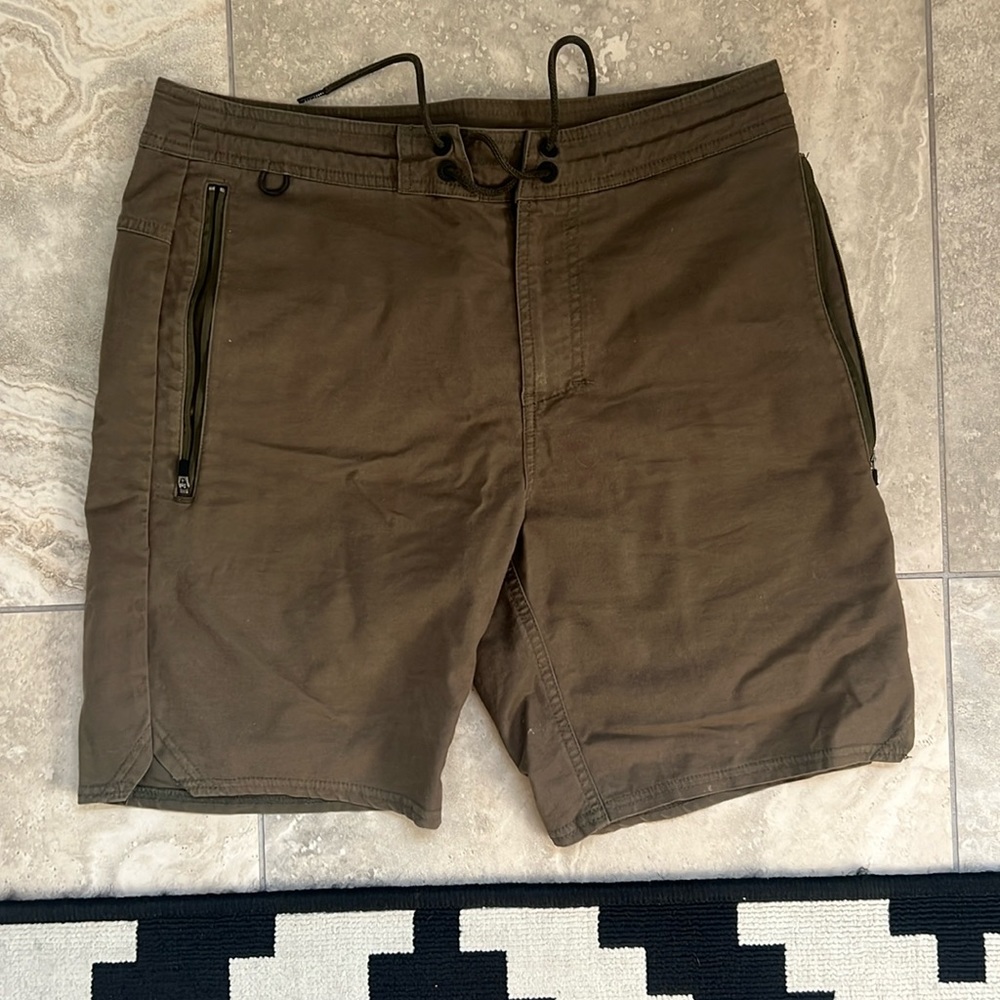 Roark Shorts - size 30 Army Green